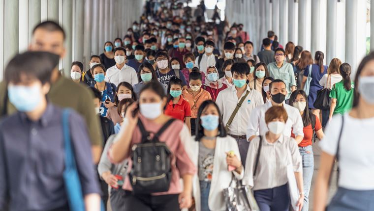 Μάσκα, το σήμα κατατεθέν των επιδημιών από τον Μεσαίωνα μέχρι σήμερα