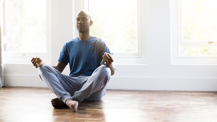 Γιατί πρέπει να καθόμαστε στο έδαφος για 30 λεπτά την ημέρα