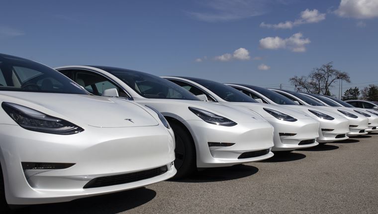 Ποιοι είναι οι πιστοί πελάτες της Tesla