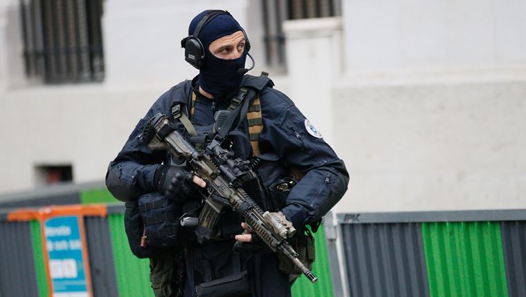 Νύχτα τρόμου στην Βιέννη από την αιματηρή επίθεση Ισλαμιστών