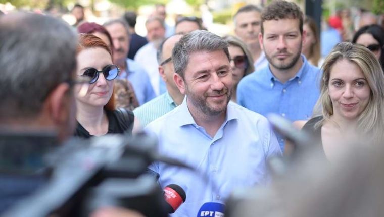 Τα καλύτερα σχόλια για επανεκλογή Ανδρουλάκη στο ΠΑΣΟΚ