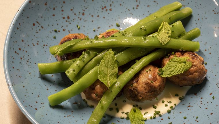 Η συνταγή του Δήμου Μπαλόπουλου για τα πιο νόστιμα χοιρινά κεφτεδάκια