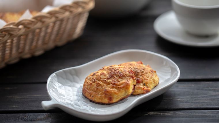 Γρήγορη ζαμπονοτυρόπιτα με μπεσαμέλ