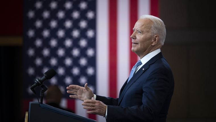 Οι Δημοκρατικοί στις ΗΠΑ γίνονται πιο πλούσιοι και πιο λευκοί