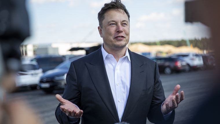 Η σχεδόν κινηματογραφική ζωή του Elon Musk