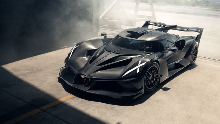 Ρωτήσαμε την τεχνητή νοημοσύνη ποιο αυτοκίνητο οδηγεί ο Άγιος Βαλεντίνος και η φάση είναι cringe