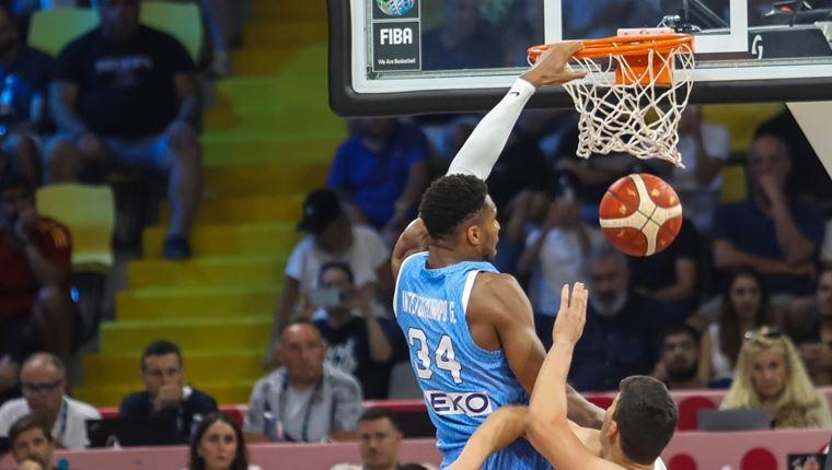 Γιατί η Εθνική Ελλάδος τα κατάφερε απέναντι στην Ισπανία μετά από 12 χρόνια και πάει για μετάλλιο