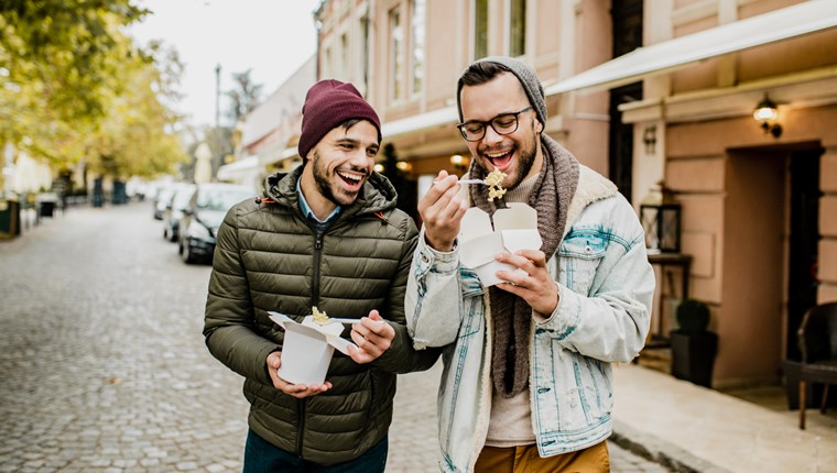 Διατροφικές συμβουλές για να μην παίρνεις κιλά τρώγοντας έξω