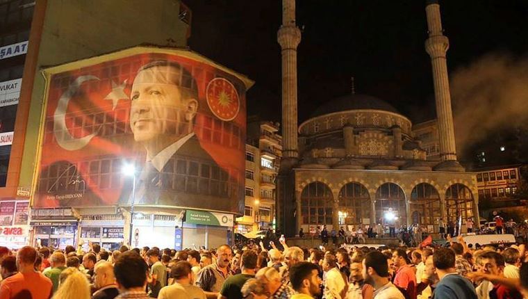 Οι (προφανείς) λόγοι για τους οποίους ο Erdogan θέλει νέο Σύνταγμα