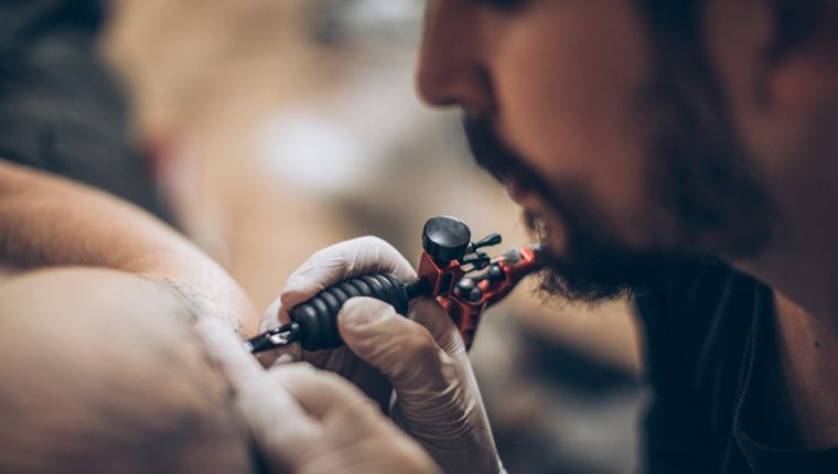 Γιατί κάνουμε τατουάζ; Η επιστήμη απαντά