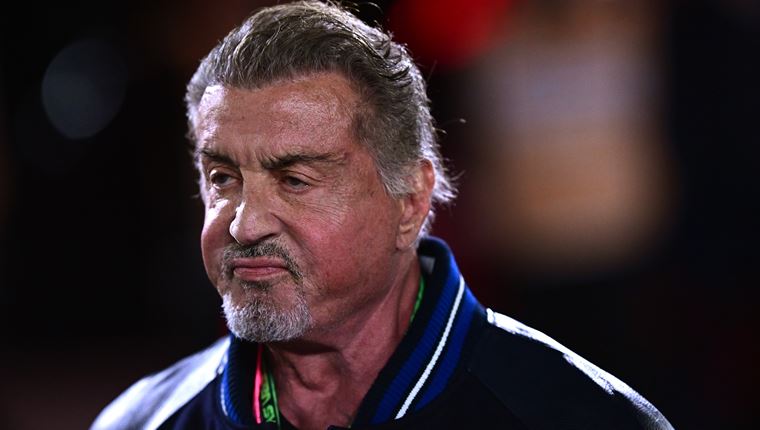 Είδαμε τον 79χρονο Sylvester Stallone στο γυμναστήριο και μας έπεσε το σαγόνι (βίντεο)