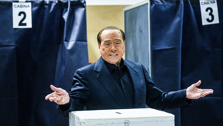 "Έφυγε" από τη ζωή ο Silvio Berlusconi