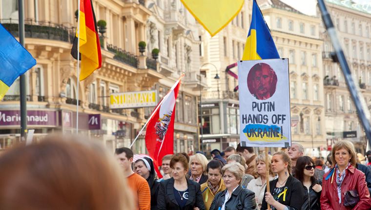 Ένα βήμα πριν τον πόλεμο Ρωσία και Ουκρανία