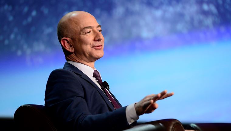 Τι συνέβη και ο Jeff Bezos πούλησε 1 εκ. μετοχές της Amazon