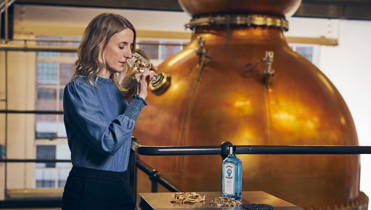 Dr. Anne Brock, η Σιδηρά Κυρία του Gin