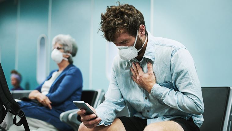 Tα πέντε συμπτώματα της μετάλλαξης Όμικρον