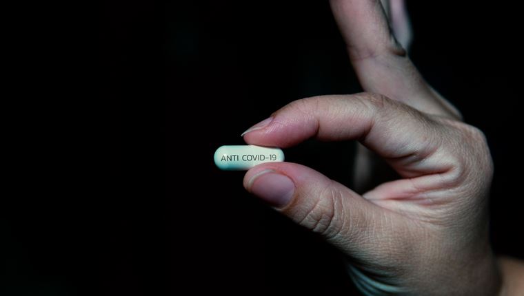 Μπορεί το χάπι της Merck να αλλάξει πορεία στην πανδημία;