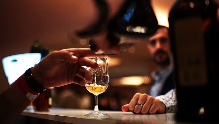 Το πιο premium φεστιβάλ για ουίσκι και ρούμι επιστρέφει, σε ένα από τα πιο όμορφα νεοκλασικά της Αθήνας