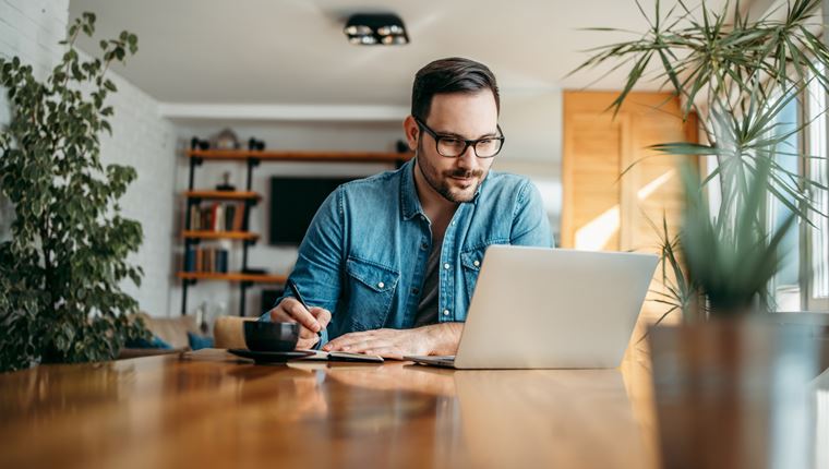 Η τηλεργασία ‘σώζει’ τις επιχειρήσεις και απογειώνει την παραγωγικότητα
