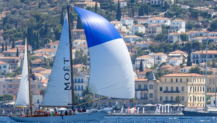 Spetses Classic Yacht Regatta 2024 | Η Moët &amp; Chandon Χρυσός Χορηγός του κορυφαίου Διεθνή Αγώνα Ιστιοπλοΐας