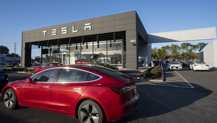 Η Tesla έχασε κεφαλαιοποίηση αντίστοιχη της Ford μέσα σε μία μόλις ημέρα