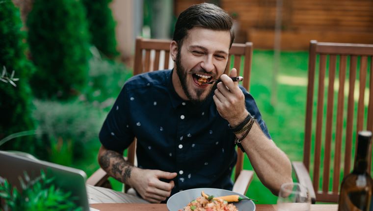 Τι θα συμβεί στο σώμα σου αν δεν φας απολύτως τίποτα μέχρι αύριο το βράδυ