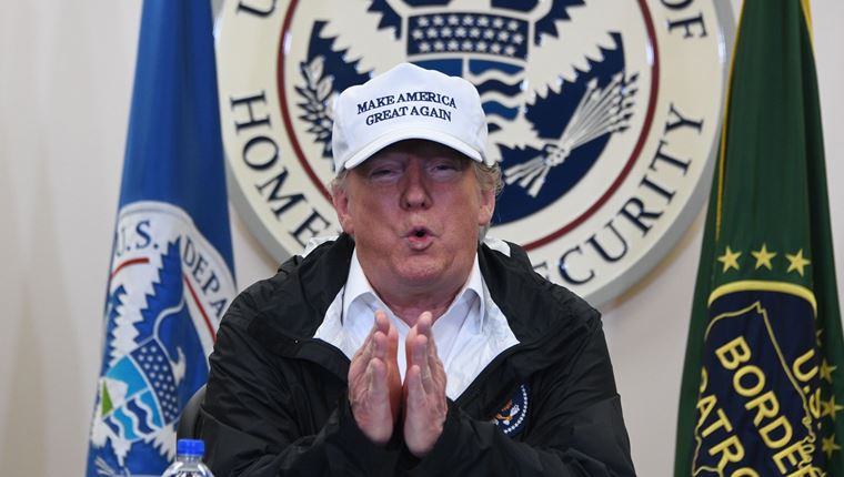 Πώς και πότε θα αποχωρήσει ο Donald Trump από την εξουσία;