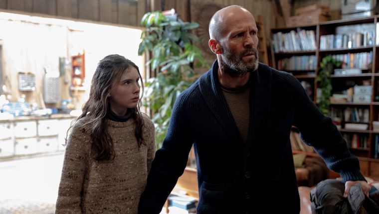 Στο θρίλερ 'To Kαταφύγιο' ο Jason Statham 'σαπίζει' τους πάντες στο ξύλο- και όχι μόνο (video)