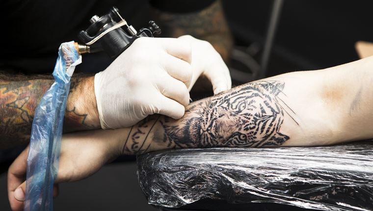 7 κρίσιμες ερωτήσεις που πρέπει να κάνεις στον εαυτό σου πριν κάνεις tattoo