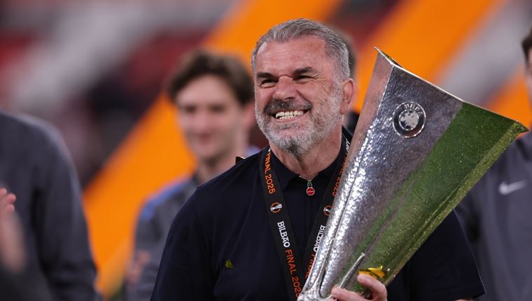 Η ζωή του Άγγελου Ποστέκογλου: Από τη Νέα Φιλαδέλφεια στην κορυφή της Ευρώπης