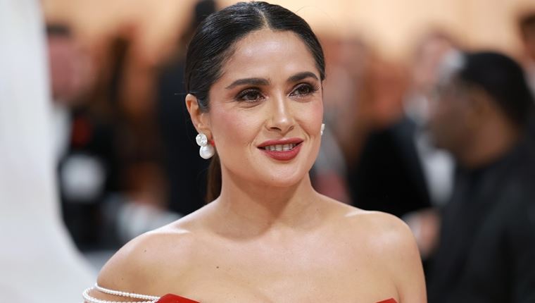 Όλες οι στιγμές που η Salma Hayek απέδειξε πόσο σέξι είναι