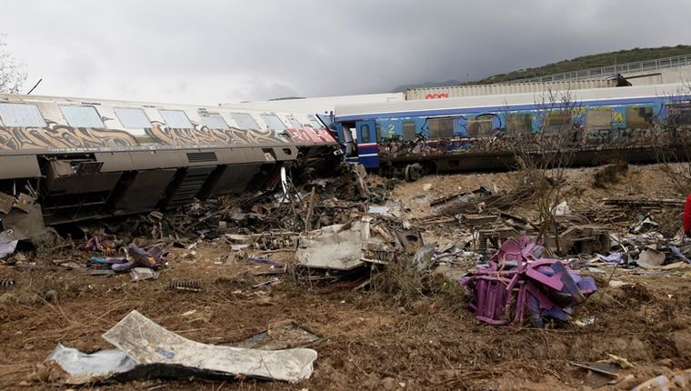 Τα 5 λεπτά που θα μπορούσαν να αποτρέψουν την τραγωδία στα Τέμπτη