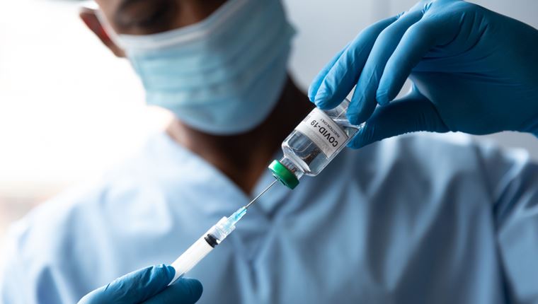 Τι ακριβώς σημαίνει η άρση της πατέντας των εμβολίων