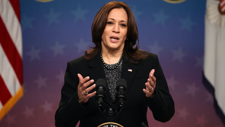 H δημοσκοπική κατάρρευση της Kamala Harris