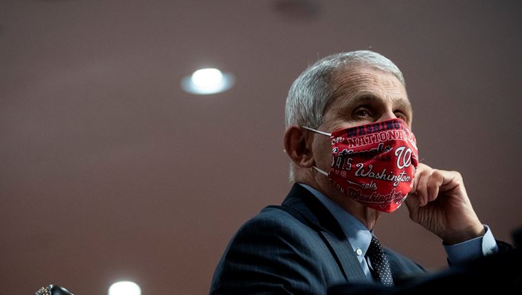 Ποιος απειλεί τον Anthony Fauci;