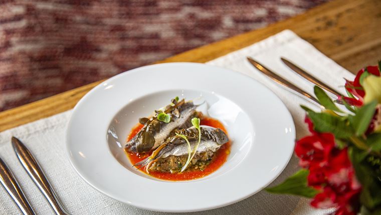 Γεύση και άρωμα Τήνου με το "Μικρό Καράβι" να πιάνει λιμάνι στη Γλυφάδα