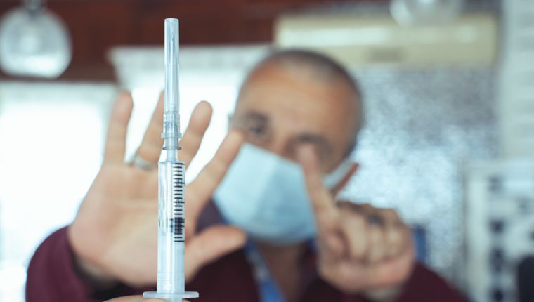 Στοπ στους ανεμβολίαστους