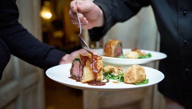 Στα high end εστιατόρια της Αθήνας δεν πας μόνο για το φαγητό