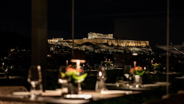 Opposite at 507: Fine comfort με την Ακρόπολη στο πιάτο