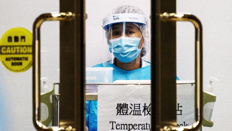 Τι συμβαίνει αν έρθεις σε επαφή με τον κοροναϊό