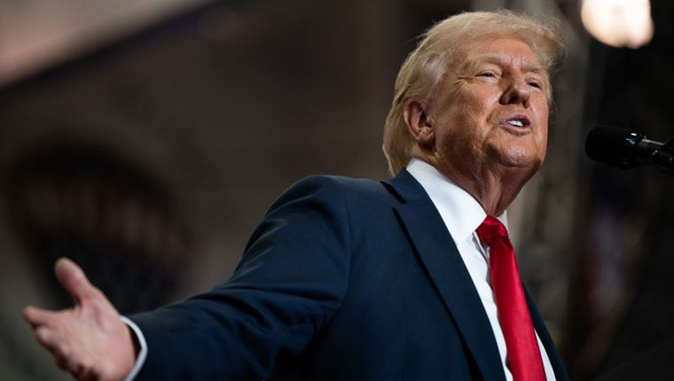 Για κάποιον λόγο, η Meta αποφάσισε να δώσει πίσω στον Donald Trump πλήρη πρόσβαση στους λογαριασμούς του σε Instagram και Facebook