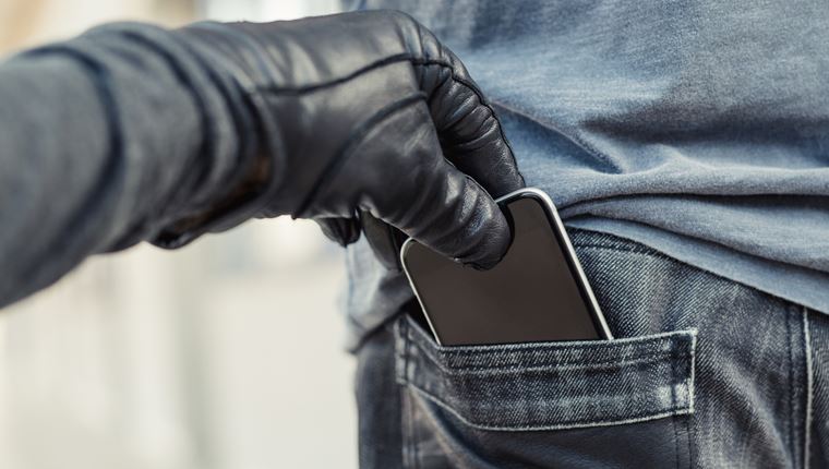 Η Apple ετοιμάζει το έδαφος για μία αντικλεπτική λειτουργία