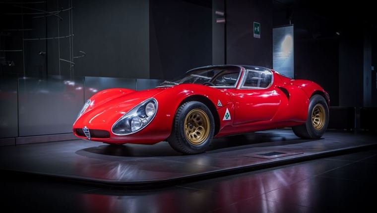 Δέος απέναντι στην Alfa Romeo 33 Stradale