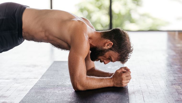 Όσα πραγματικά συμβαίνουν όταν προπονείσαι για six-pack