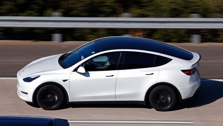 Τι σημαίνει η επανεκλογή του Trump για τα ηλεκτρικά αυτοκίνητα, την Tesla και τον Elon Musk