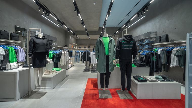 Πού θα βρεις τα πιο πρόσφατα κομμάτια της Calvin Klein