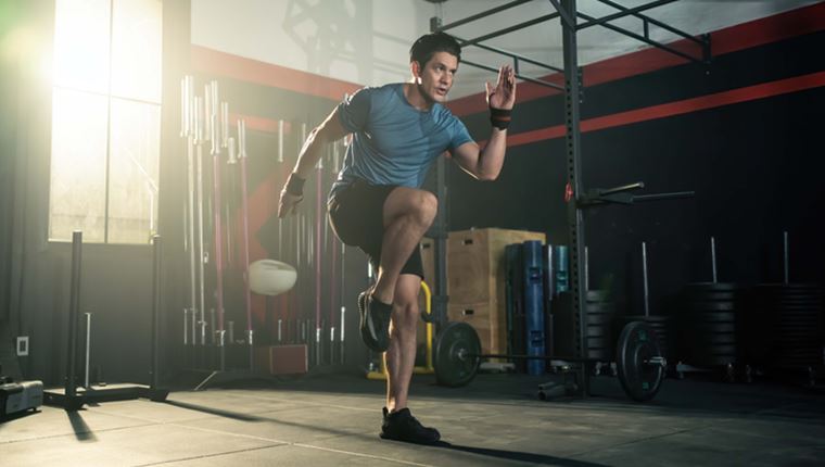 Πρωινές ασκήσεις για να κάψεις 500 θερμίδες