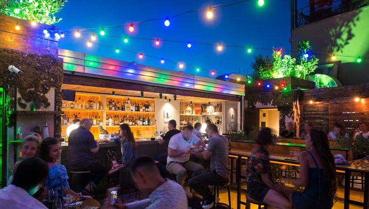 Στο Λοκάλι για τη μεγαλύτερη γιορτή του Gin