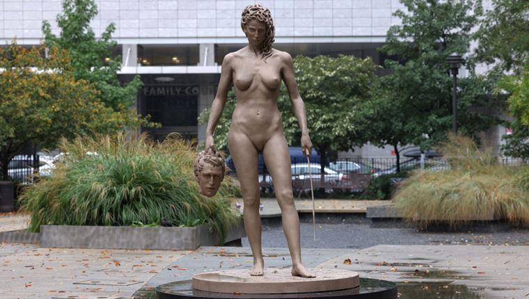 Το άγαλμα-σύμβολο του #MeToo στη Νέα Υόρκη