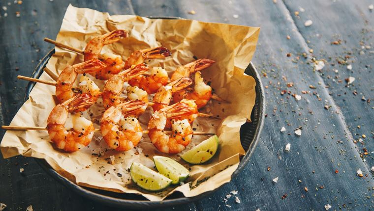 Λίγο καλοκαίρι ακόμα με γαρίδες σε σουβλάκι